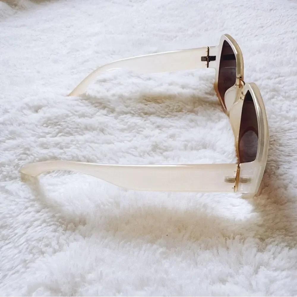 Layla Clear Beige Sleek Square Sunglasses